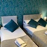 Queen Anne's 3* York