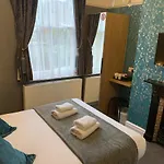 York Guest House Отель 3*