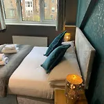 York Guest House Отель Йорк