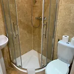 York Guest House Отель Йорк
